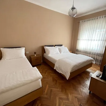 Joni & Joy Center Apartment Berat Exterior photo