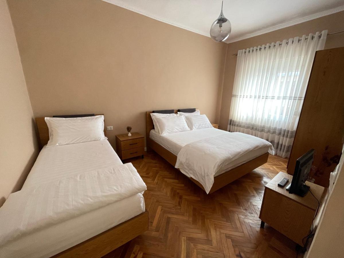 Joni & Joy Center Apartament *